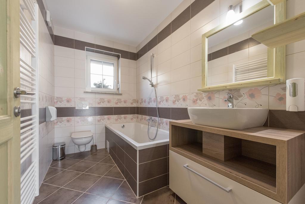 Guesthouse Tolc Spodnja Sorica Zewnętrze zdjęcie