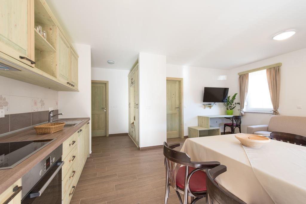 Guesthouse Tolc Spodnja Sorica Zewnętrze zdjęcie